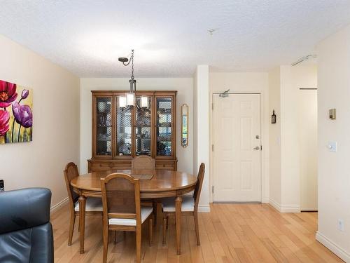 306-1063 Southgate St, Victoria, BC - Indoor Photo Showing Dining Room