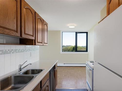 1005-647 Michigan St, Victoria, BC - Indoor Photo Showing Kitchen With Double Sink