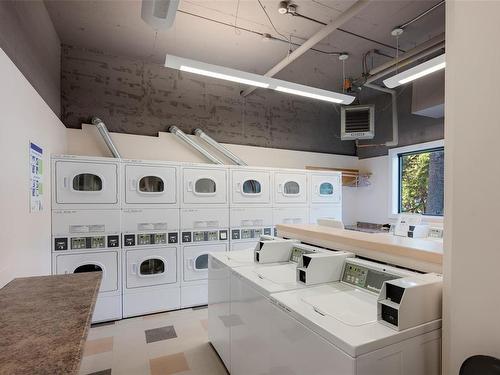 1005-647 Michigan St, Victoria, BC - Indoor Photo Showing Laundry Room