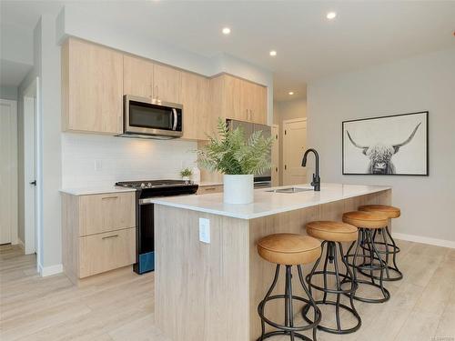 414-654 Granderson Rd, Langford, BC - Indoor Photo Showing Kitchen