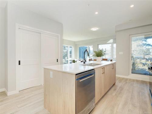 414-654 Granderson Rd, Langford, BC - Indoor Photo Showing Kitchen With Double Sink