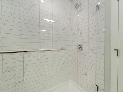 414-654 Granderson Rd, Langford, BC - Indoor Photo Showing Bathroom