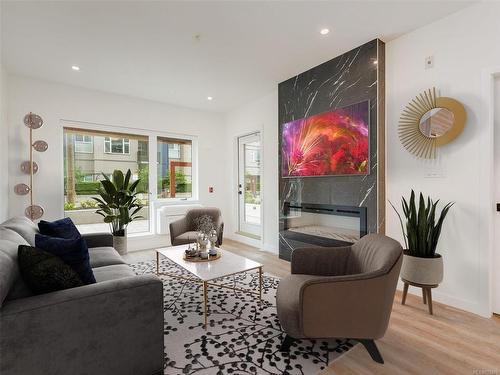 413-654 Granderson Rd, Langford, BC - Indoor Photo Showing Living Room