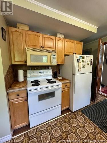 150 Highfield Avenue, Saint John, NB - Indoor Photo Showing Kitchen