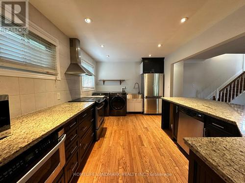 2406 Ventura Drive, Oakville, ON - Indoor Photo Showing Kitchen