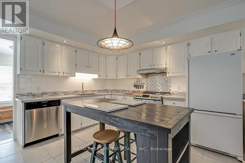 2344 Woodward Avenue, Burlington, ON - Indoor Photo Showing Kitchen