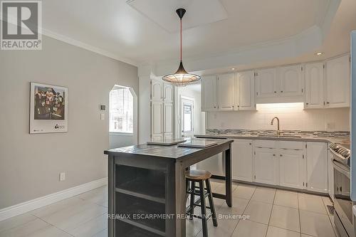 2344 Woodward Avenue, Burlington (Brant), ON - Indoor Photo Showing Kitchen With Upgraded Kitchen