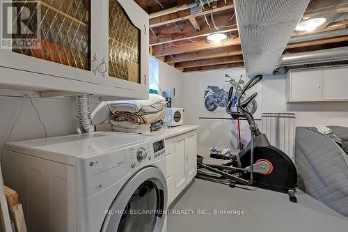 2344 Woodward Avenue, Burlington, ON - Indoor Photo Showing Laundry Room