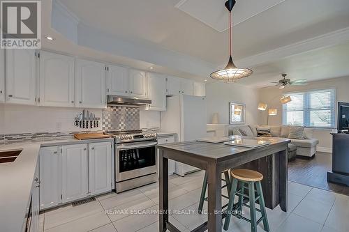 2344 Woodward Avenue, Burlington, ON - Indoor Photo Showing Kitchen With Double Sink With Upgraded Kitchen