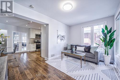 25 Yarrow Road, Toronto (Keelesdale-Eglinton West), ON - Indoor Photo Showing Living Room