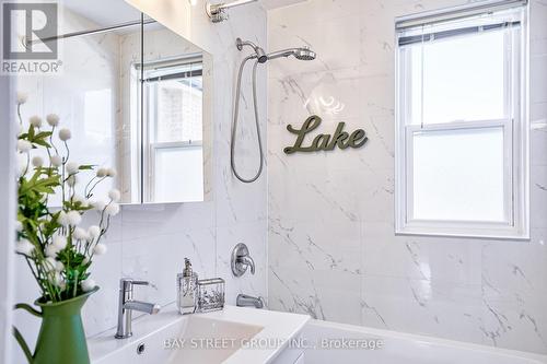 25 Yarrow Road, Toronto (Keelesdale-Eglinton West), ON - Indoor Photo Showing Bathroom