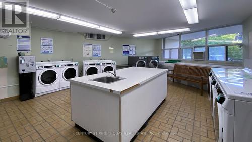 303 - 5 Vicora Linkway, Toronto (Flemingdon Park), ON - Indoor Photo Showing Laundry Room