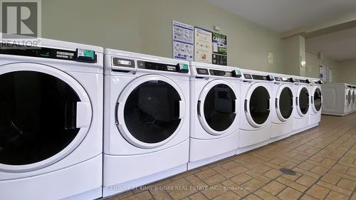 303 - 5 Vicora Linkway, Toronto (Flemingdon Park), ON - Indoor Photo Showing Laundry Room