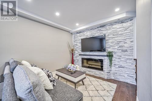 77 Lindsay Avenue, Newmarket (Bristol-London), ON - Indoor Photo Showing Living Room With Fireplace