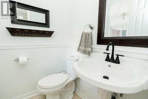 745 Edwards Avenue, Milton (Beaty), ON - Indoor Photo Showing Bathroom