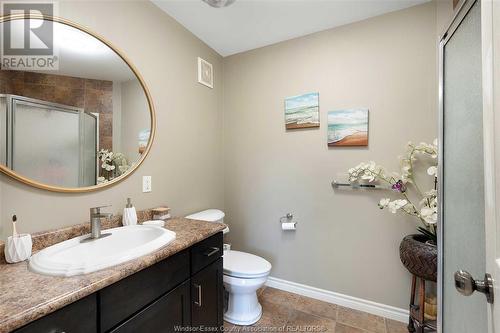 884 Westwood, Lakeshore, ON - Indoor Photo Showing Bathroom