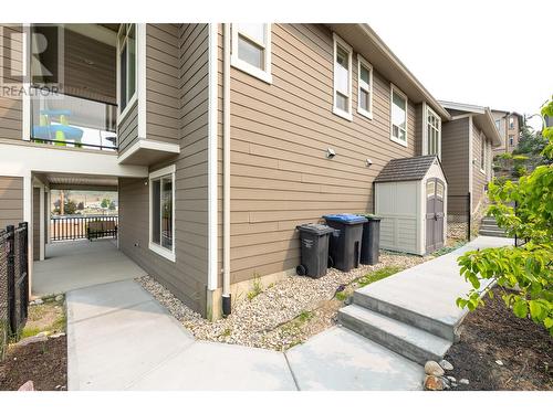 374 Trumpeter Court, Kelowna, BC - Outdoor With Exterior