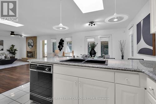 99 Midale Road, London, ON - Indoor Photo Showing Kitchen With Double Sink