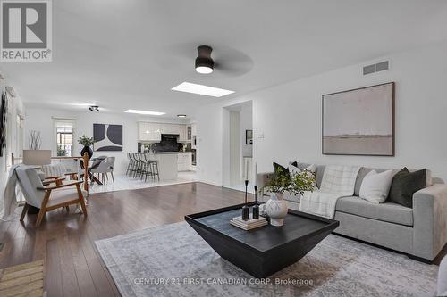 99 Midale Road, London, ON - Indoor Photo Showing Living Room