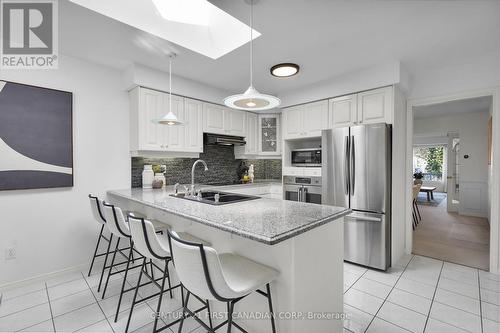 99 Midale Road, London, ON - Indoor Photo Showing Kitchen With Upgraded Kitchen