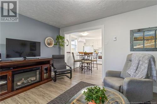 157 Broadway, Moncton, NB - Indoor Photo Showing Living Room