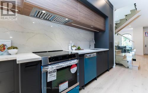 10 Tacoma Avenue, Toronto (Rosedale-Moore Park), ON - Indoor Photo Showing Kitchen