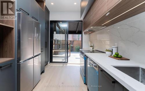 10 Tacoma Avenue, Toronto (Rosedale-Moore Park), ON - Indoor Photo Showing Kitchen