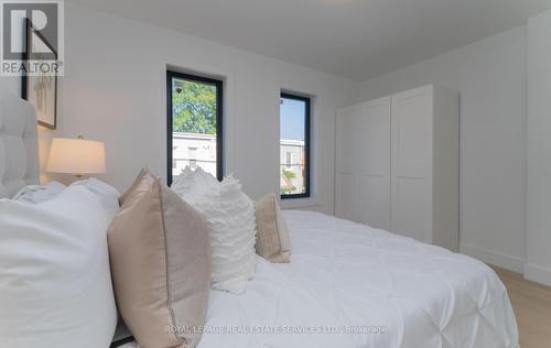 10 Tacoma Avenue, Toronto (Rosedale-Moore Park), ON - Indoor Photo Showing Bedroom