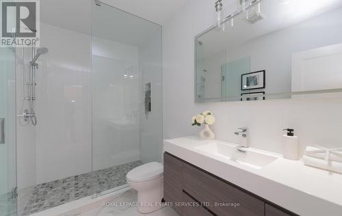 10 Tacoma Avenue, Toronto (Rosedale-Moore Park), ON - Indoor Photo Showing Bathroom