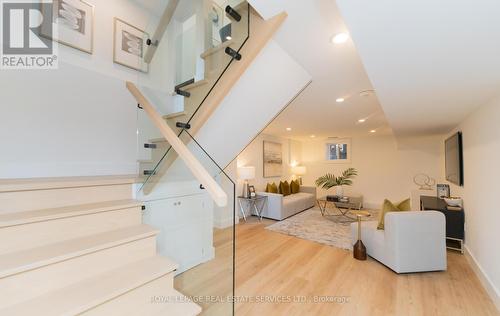 10 Tacoma Avenue, Toronto (Rosedale-Moore Park), ON - Indoor