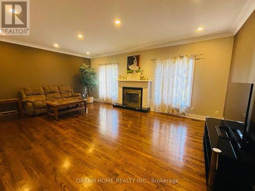 26 Yellow Birch Crescent, Richmond Hill (Langstaff), ON - Indoor Photo Showing Living Room With Fireplace