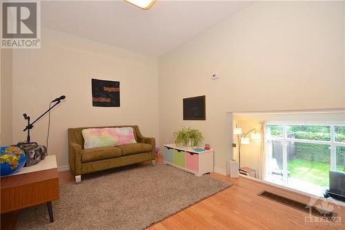 27 Reaney Court, Ottawa, ON - Indoor Photo Showing Other Room