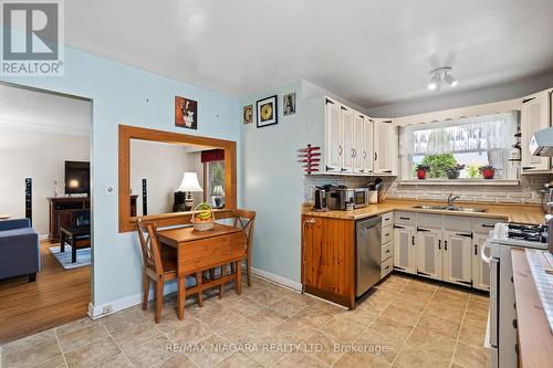 186 Glenwood Avenue, Port Colborne, ON - Indoor Photo Showing Kitchen With Double Sink