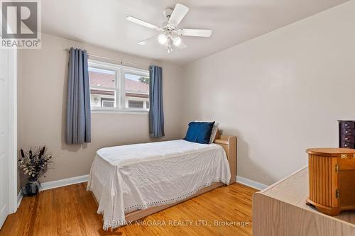 186 Glenwood Avenue, Port Colborne, ON - Indoor Photo Showing Bedroom