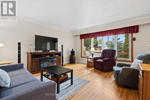 186 Glenwood Avenue, Port Colborne, ON - Indoor Photo Showing Living Room