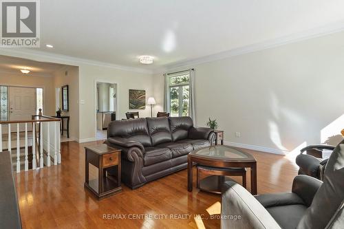 17 - 44 Edgevalley Road, London, ON - Indoor Photo Showing Living Room