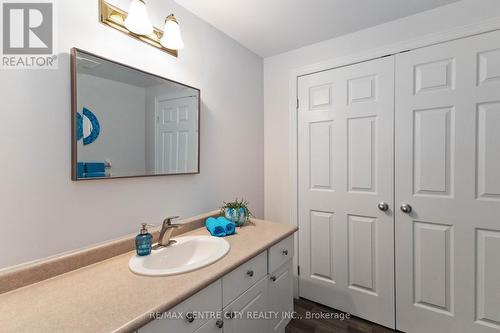 17 - 44 Edgevalley Road, London, ON - Indoor Photo Showing Bathroom