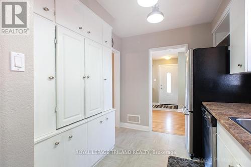 735 Leroy Avenue, London, ON - Indoor Photo Showing Kitchen