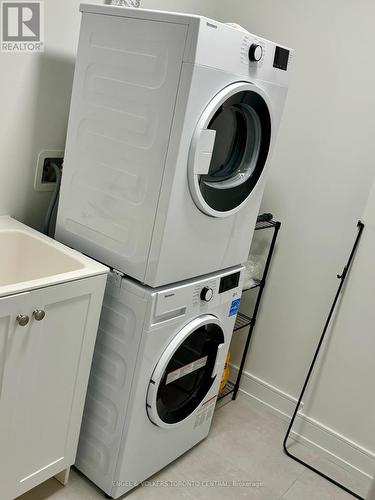 816 - 185 Dunlop Street E, Barrie, ON - Indoor Photo Showing Laundry Room