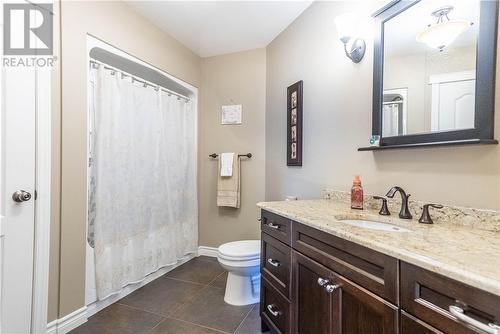 612 Corsi Hill, Sudbury, ON - Indoor Photo Showing Bathroom