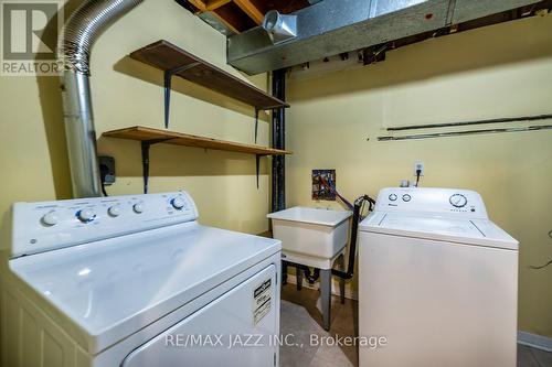 21 - 927 Burns Street W, Whitby (Lynde Creek), ON - Indoor Photo Showing Laundry Room