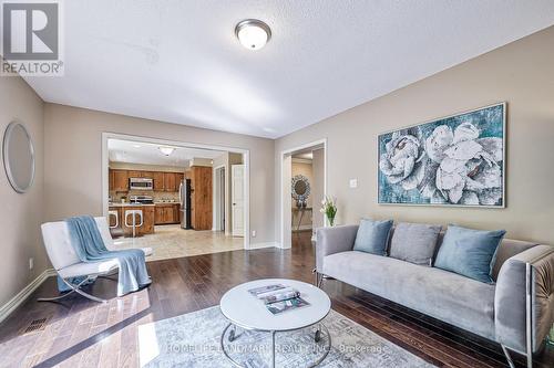 3380 Cider Mill Place, Mississauga, ON - Indoor Photo Showing Living Room