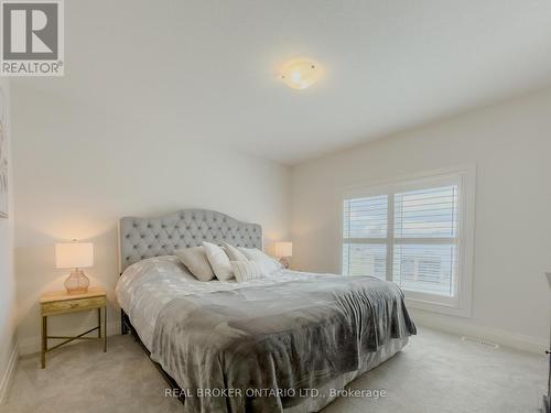 3293 Homestead Drive, Hamilton, ON - Indoor Photo Showing Bedroom