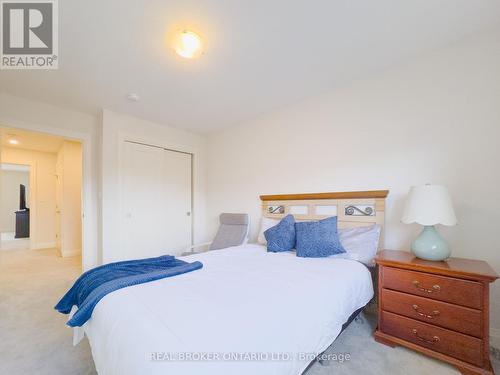 3293 Homestead Drive, Hamilton (Mount Hope), ON - Indoor Photo Showing Bedroom