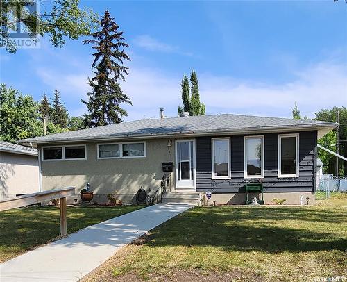 17 Young Crescent, Saskatoon, SK - Outdoor