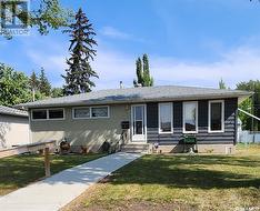 17 Young CRESCENT  Saskatoon, SK S7J 2L3