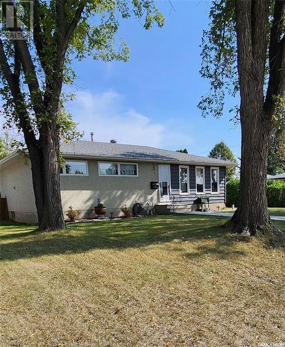 17 Young Crescent, Saskatoon, SK - Outdoor