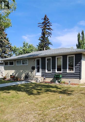 17 Young Crescent, Saskatoon, SK - Outdoor