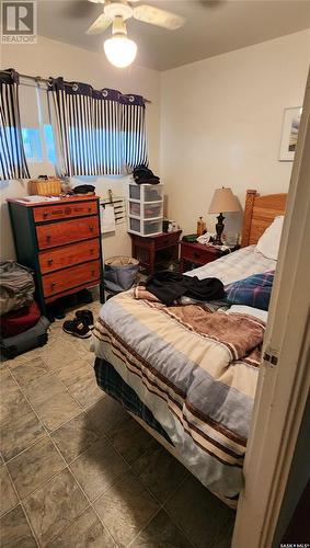 17 Young Crescent, Saskatoon, SK - Indoor Photo Showing Bedroom