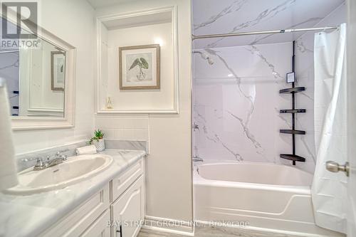 8 Fulham Street, Toronto (Agincourt South-Malvern West), ON - Indoor Photo Showing Bathroom